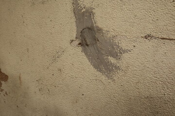 Gray cement wall Broken wall Due to lack of standards causing cracks