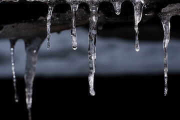 Eiszapfen im Winter