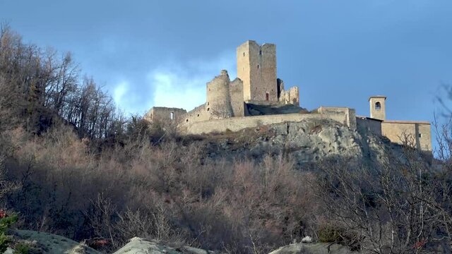 Castello di Carpineti in 4K