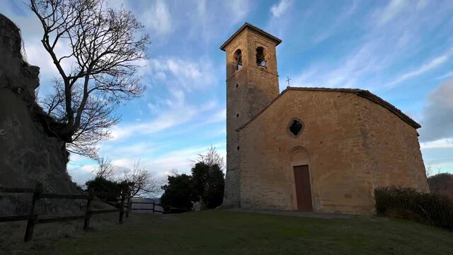 Castello di Carpineti in 4K