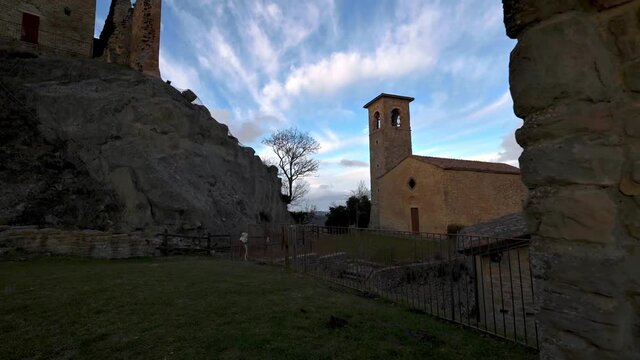 Castello di Carpineti in 4K