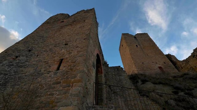 Castello di Carpineti in 4K