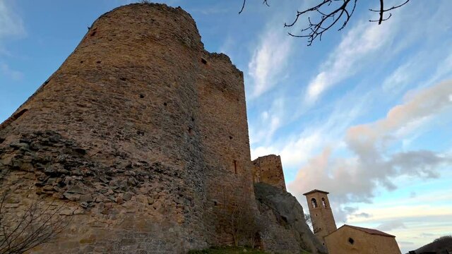 Castello di Carpineti in 4K