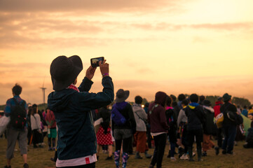 夏フェスの朝焼け