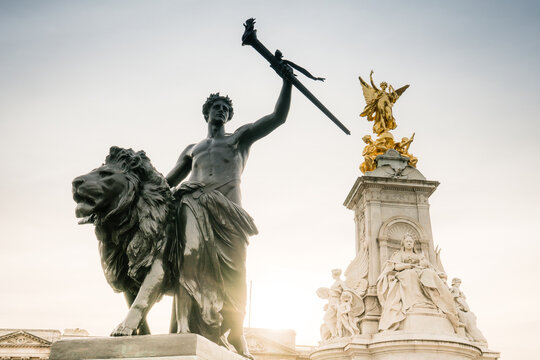 The Victoria Memorial is a monument to Queen Victoria, located at the end of The Mall in London right outside the gates of Buckingham Palace.