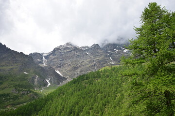 Fototapeta na wymiar Valle d'Aosta Cervinia Lago Bleu