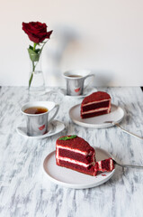 heart red velvet cake for valentines day 