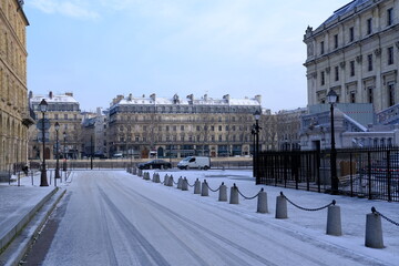 Naklejka premium Some pictures of Paris under the snow the 11th February 2021.