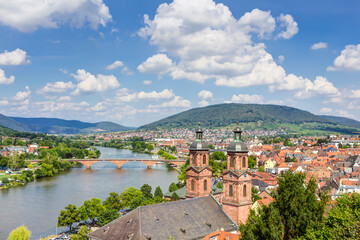 Fototapeta na wymiar Panorama-Blick von der Mildenburg auf die Stadt Miltenberg am Main in Unterfranken, Bayern