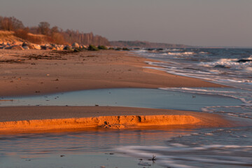 Fototapeta na wymiar Baltic coast at sunset