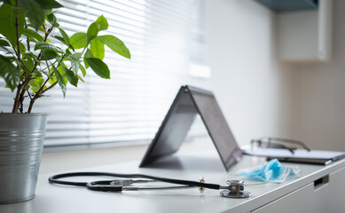 doctor using tablet telemedicine telehealth concept