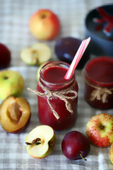 Apple plum smoothie. Making smoothies at home.