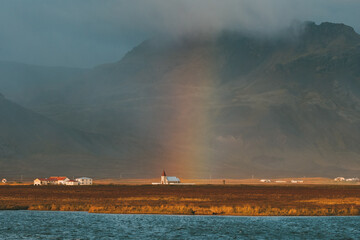 Naklejka na ściany i meble アイスランドの虹と家