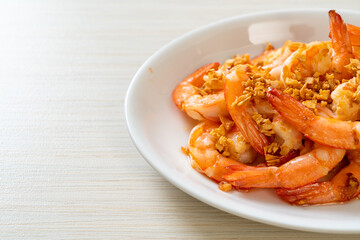fried shrimps or prawns with garlic