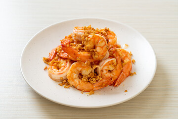 fried shrimps or prawns with garlic