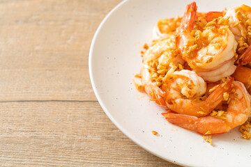 fried shrimps or prawns with garlic