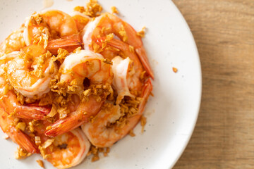 fried shrimps or prawns with garlic