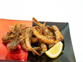 日本海の名産ガサエビの素揚げ