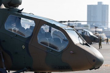 Fototapeta na wymiar 軍用ヘリコプターのキャノピー