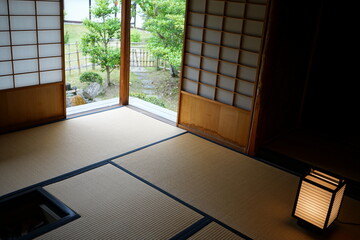 Traditional Japanese Tatami room with Shoji door - 家の畳 障子 日本家屋