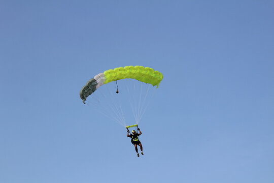 Vuelo en paraca&iacute;das