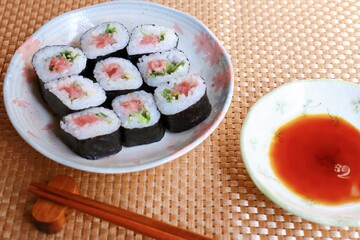 ネギトロ巻き　マグロの細巻き