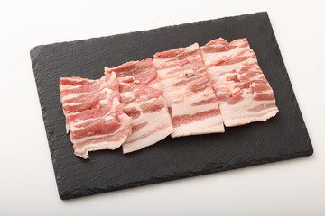豚肉　カルビ