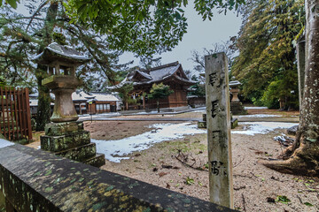 冬の松江城の局長屋跡の風景