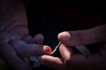 open finger cut due to rock climbing