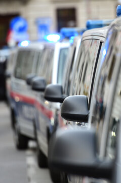 Polizei-Einsatz und Polizei Kontrolle in Wien - Lockdown Shutdown (&Ouml;sterreich) - Police operations and police control in Vienna - Lockdown Shutdown (Austria)