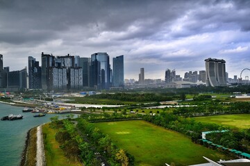 Fototapeta premium Singapore downtown view from sea