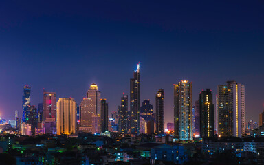 Fototapeta na wymiar Skyscrapers and views of Bangkok city at night