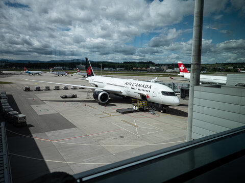 Aircanada Images – Browse 20 Stock Photos, Vectors, and Video | Adobe Stock