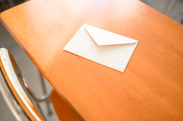 机に置かれた手紙　ラブレター