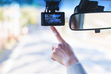 ドラレコ　ドライブレコーダー【安全運転イメージ】