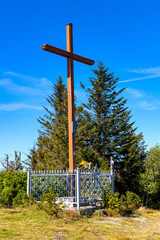 Memorial cross on top of Leskowiec peak in Little Beskids mountains near Andrychow in Lesser Poland © Art Media Factory