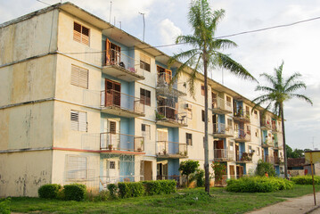 Fototapeta premium Petit immeuble du village de Chambas, Cuba