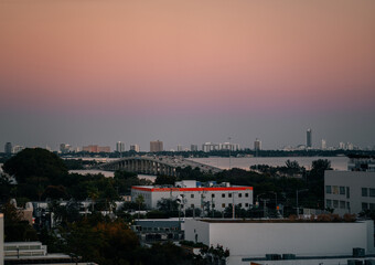 Fototapeta na wymiar panorama miami florida business houses bridge traffic skyline sea buildings palms 