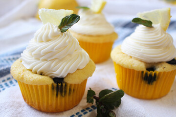 cupcakes with cream