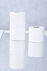 Rolka papieru toaletowego biała