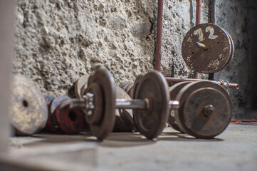 Underground dumbbell set and trainer room