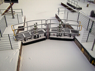 Eingefrorene Schleusentore in Templin