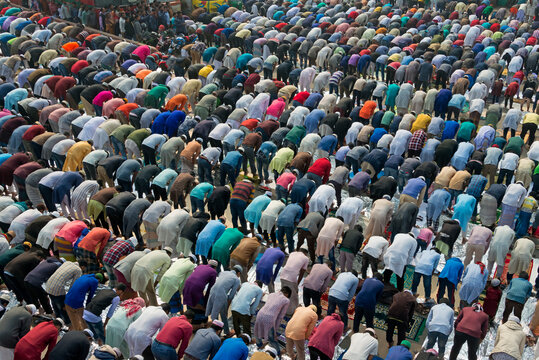 Pilgrims praying at Bishwa Ijtema, Dhaka, Bangladesh
