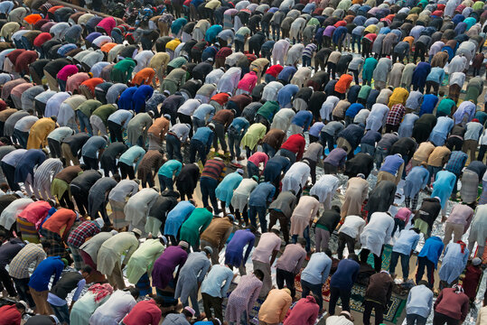 Pilgrims praying at Bishwa Ijtema, Dhaka, Bangladesh