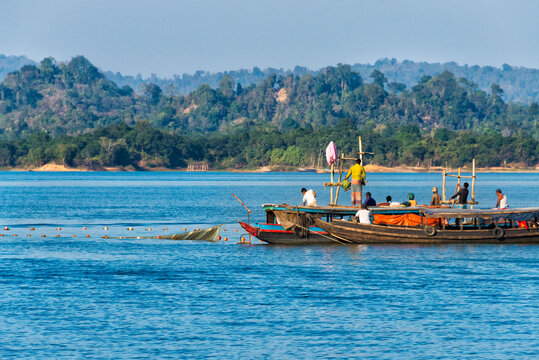 Fishing boat on Kaptai Lake, Rangamati, Chittagong Division, Bangladesh