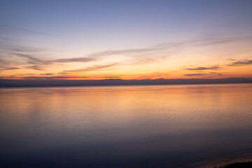 Fototapeta na wymiar 風景素材　琵琶湖の夜明け　冬