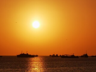 Fototapeta premium sunset in the port