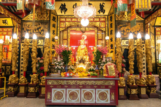 Chinese Buddha statue called Tai Hong Kong Shrine in Poh Teck Tung Foundation at downtown Bangkok, Thailand.