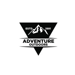 Obraz premium Mountain adventure outdoor badge logo icon design