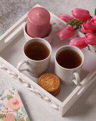 Sweet tea and coffee. Cookies, pretzels, crackers, bagels. Sweet joys for tea